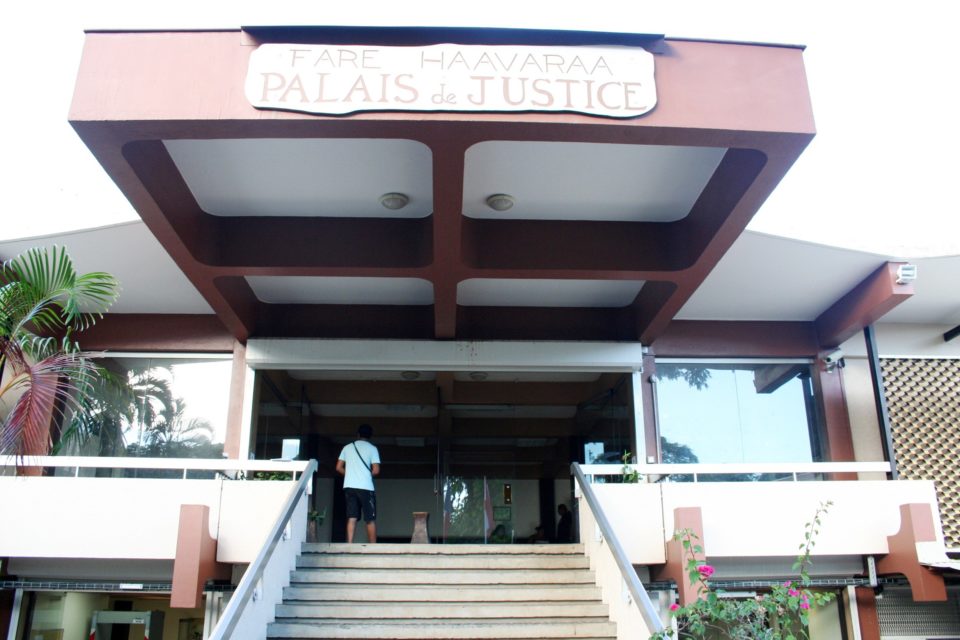 PALAIS DE JUSTICE À PAPEETE