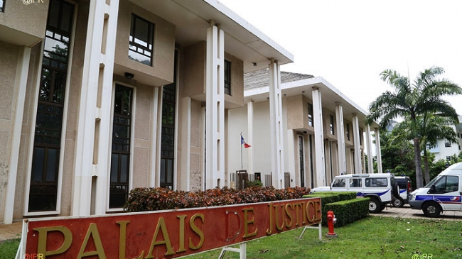 PALAIS DE JUSTICE À SAINT-DENIS