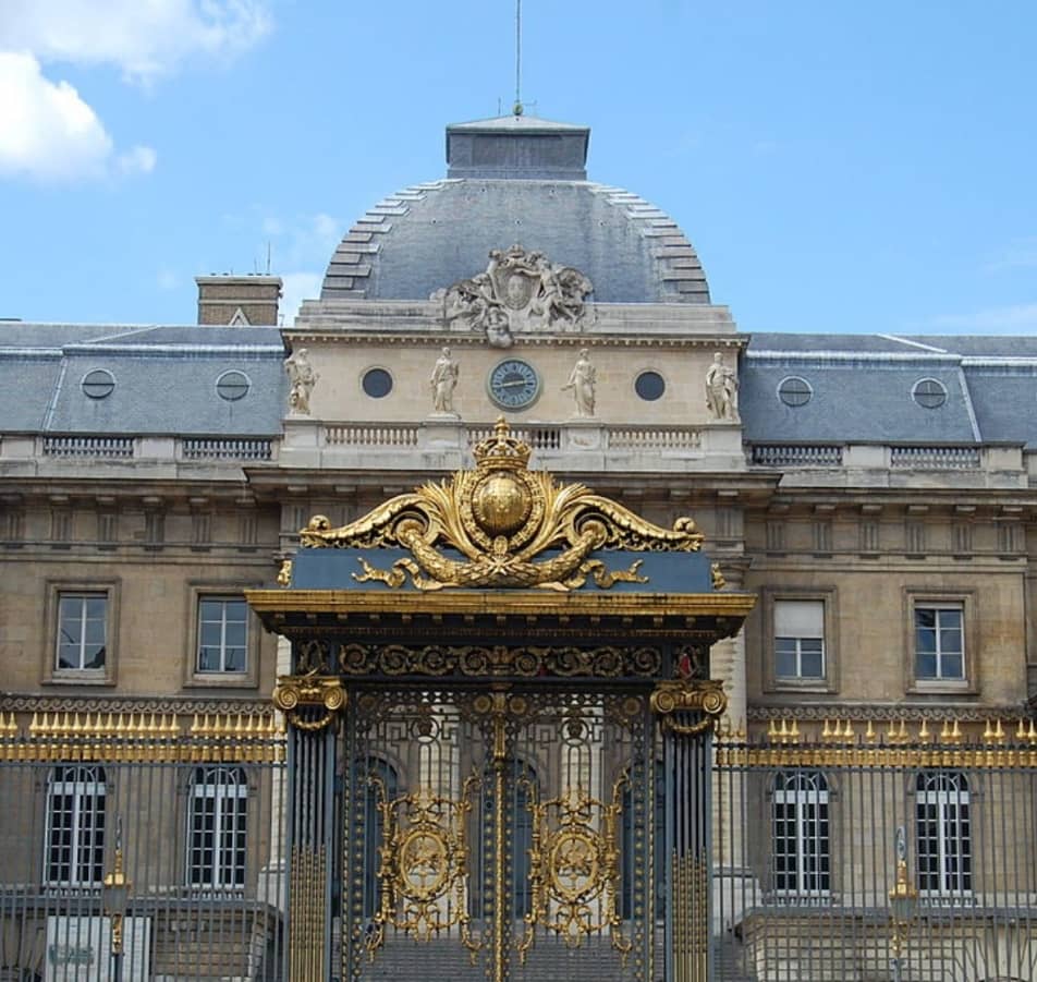 PALAIS DE JUSTICE À PARIS